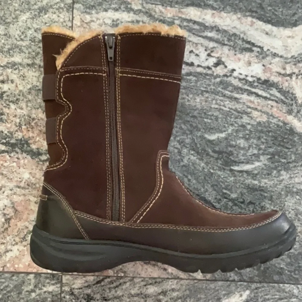 Clarks Boots Waterproof Leather Suede Women’s Size 9.5 Medium Brown